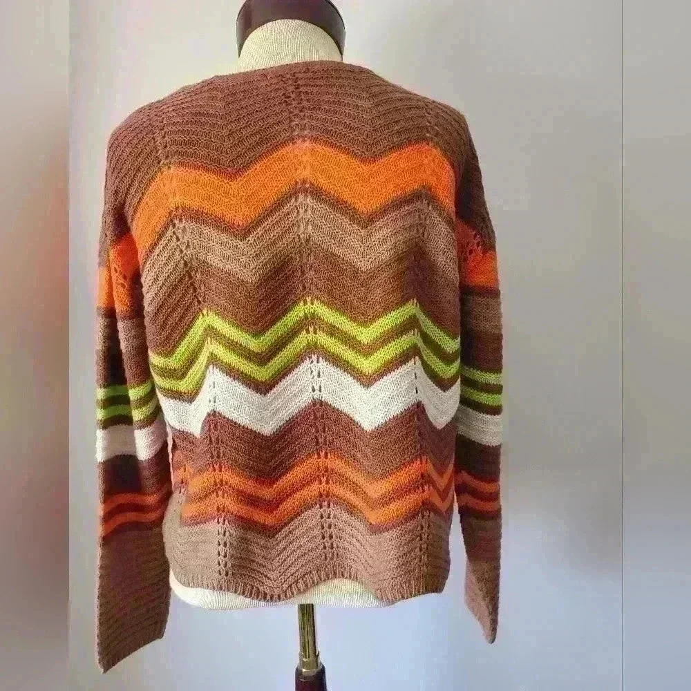 Uk2LA patterned sweater size medium - Picture 3 of 5